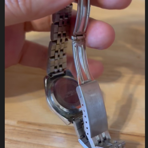 Vintage Milano quartz stainless steel wrist watch NWT - Picture 3 of 6